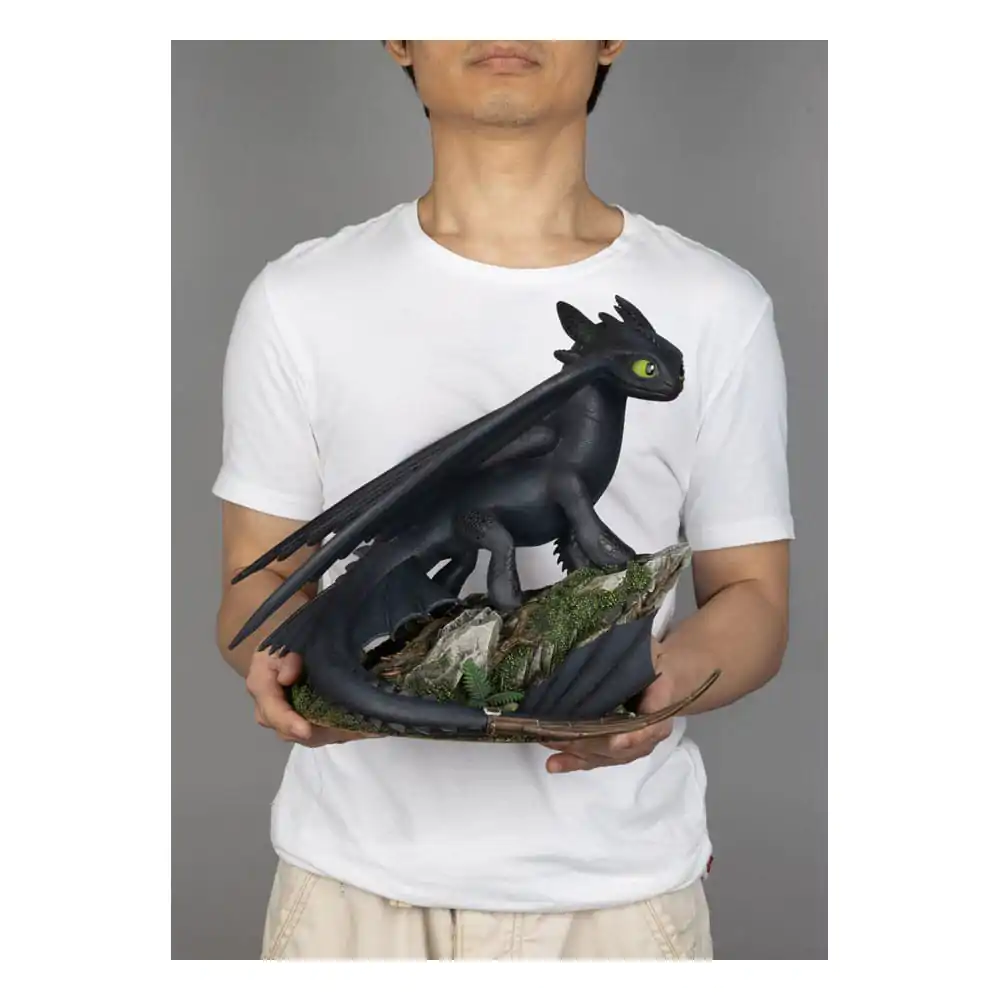Dragons Master Craft Statuie Standing Toothless 31 cm poza produsului
