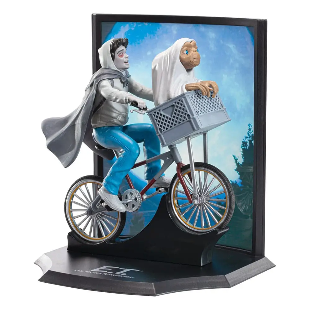 E.T. Toyllectible Treasure Statuie E.T. and Elliott Over the Moon 13 cm poza produsului
