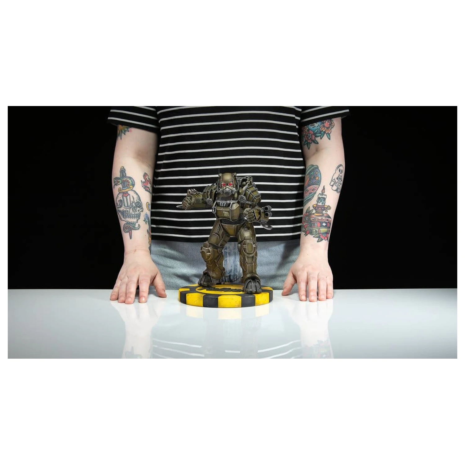 Fallout (Amazon) figurină din PVC NCR Power Armor 25 cm poza produsului