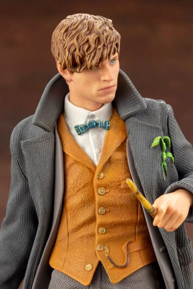 Fantastic Beasts 2 ARTFX+ statuie din PVC 1/10 Newt Scamander 18 cm poza produsului