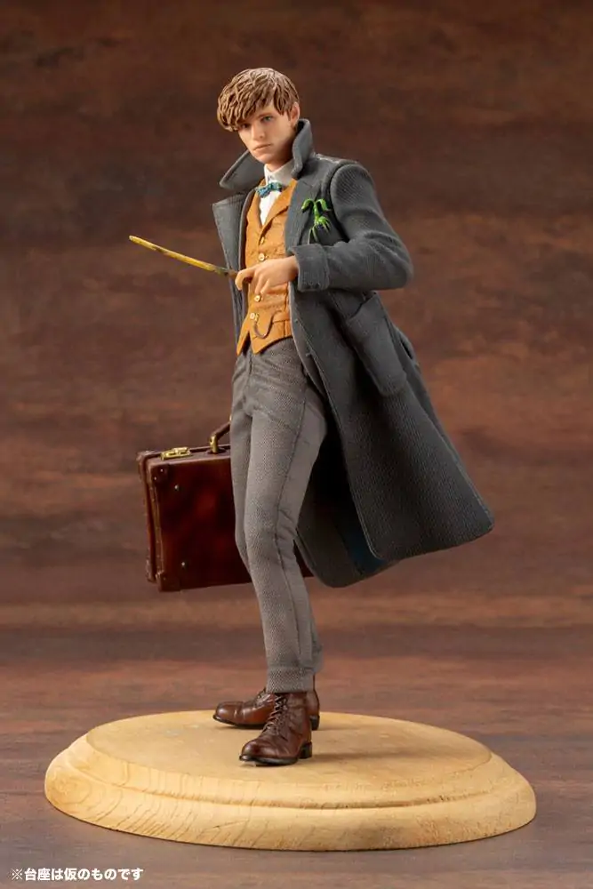 Fantastic Beasts 2 ARTFX+ statuie din PVC 1/10 Newt Scamander 18 cm poza produsului