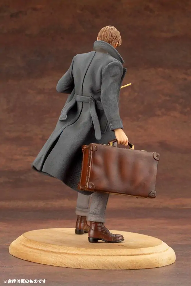 Fantastic Beasts 2 ARTFX+ statuie din PVC 1/10 Newt Scamander 18 cm poza produsului