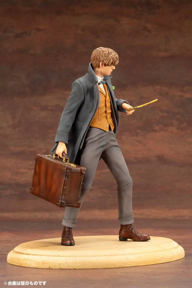 Fantastic Beasts 2 ARTFX+ statuie din PVC 1/10 Newt Scamander 18 cm poza produsului
