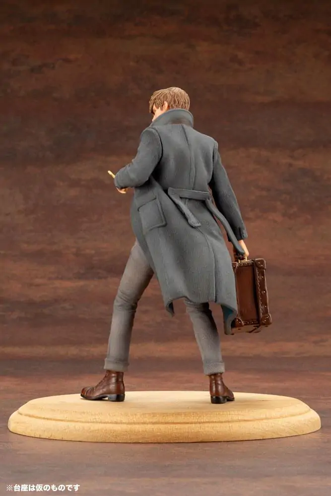Fantastic Beasts 2 ARTFX+ statuie din PVC 1/10 Newt Scamander 18 cm poza produsului