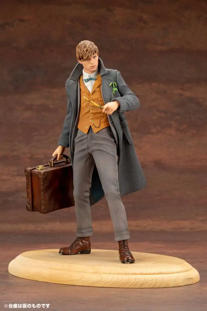 Fantastic Beasts 2 ARTFX+ statuie din PVC 1/10 Newt Scamander 18 cm poza produsului
