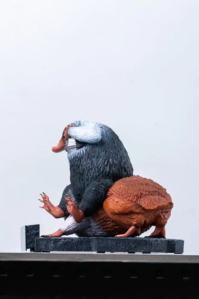 Fantastic Beasts Statuie Mărime Naturală Niffler 2 22 cm poza produsului