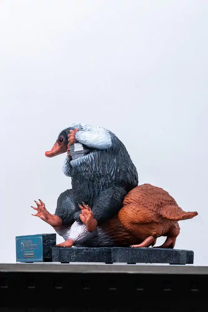 Fantastic Beasts Statuie Mărime Naturală Niffler 2 22 cm poza produsului