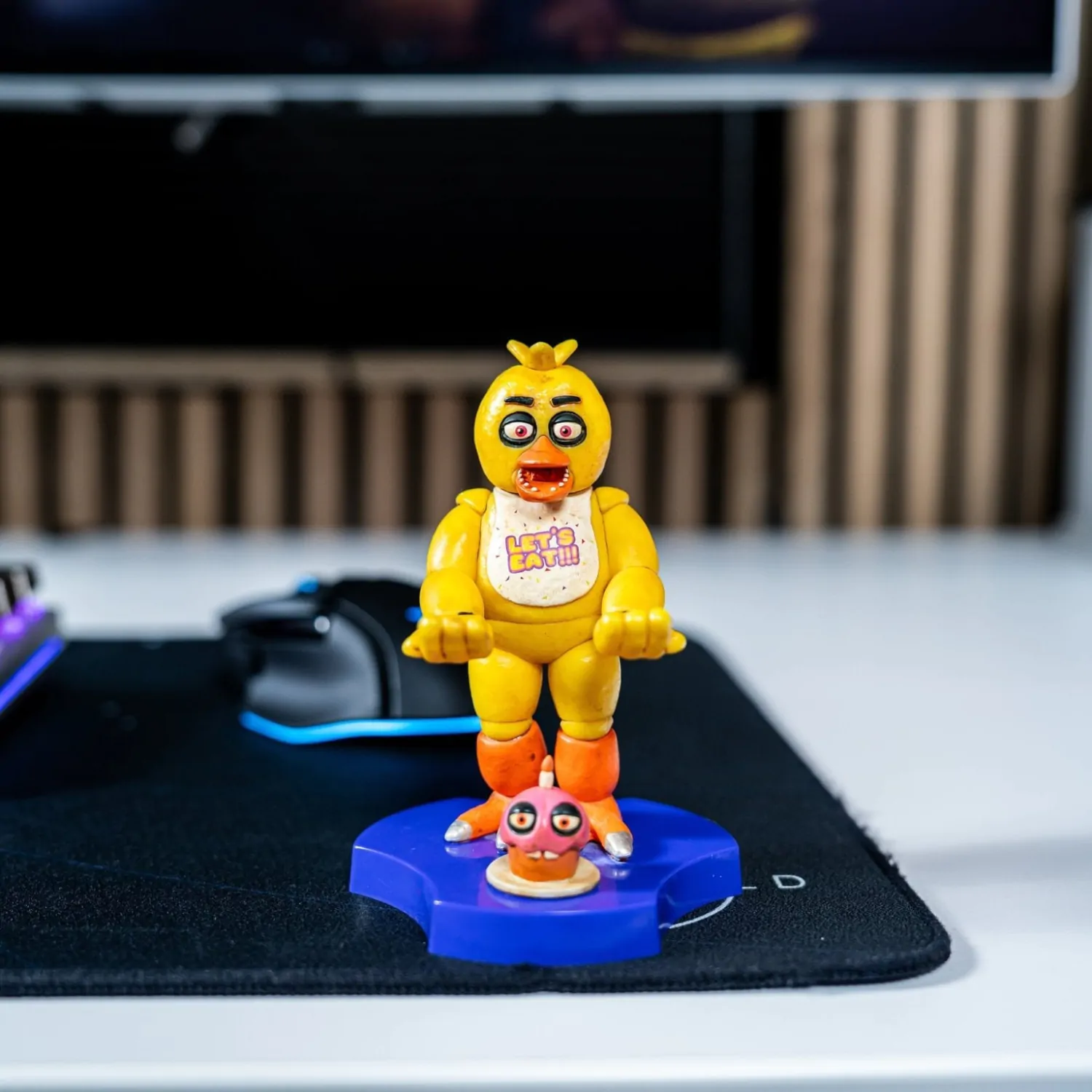 Five Nights at Freddy's Chica Holdems Cable Guys Mini suport pentru dispozitiv si suport pentru telefon poza produsului