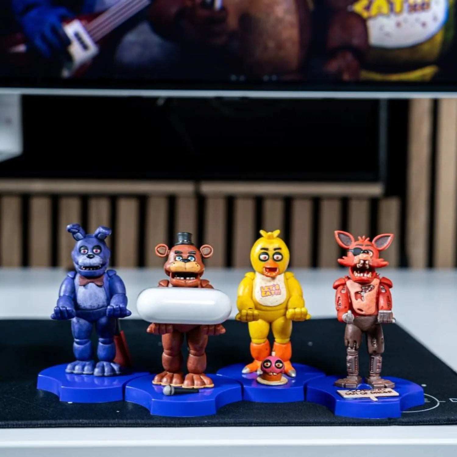 Five Nights at Freddy's Chica Holdems Cable Guys Mini suport pentru dispozitiv si suport pentru telefon poza produsului