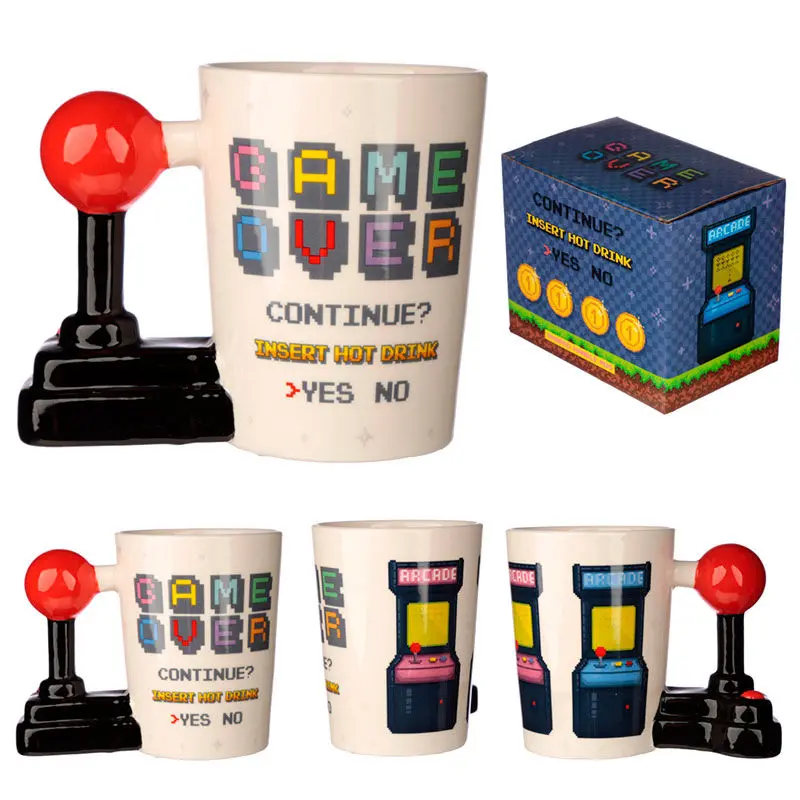 Cană cu mâner în formă de joystick arcade "Game Over" poza produsului