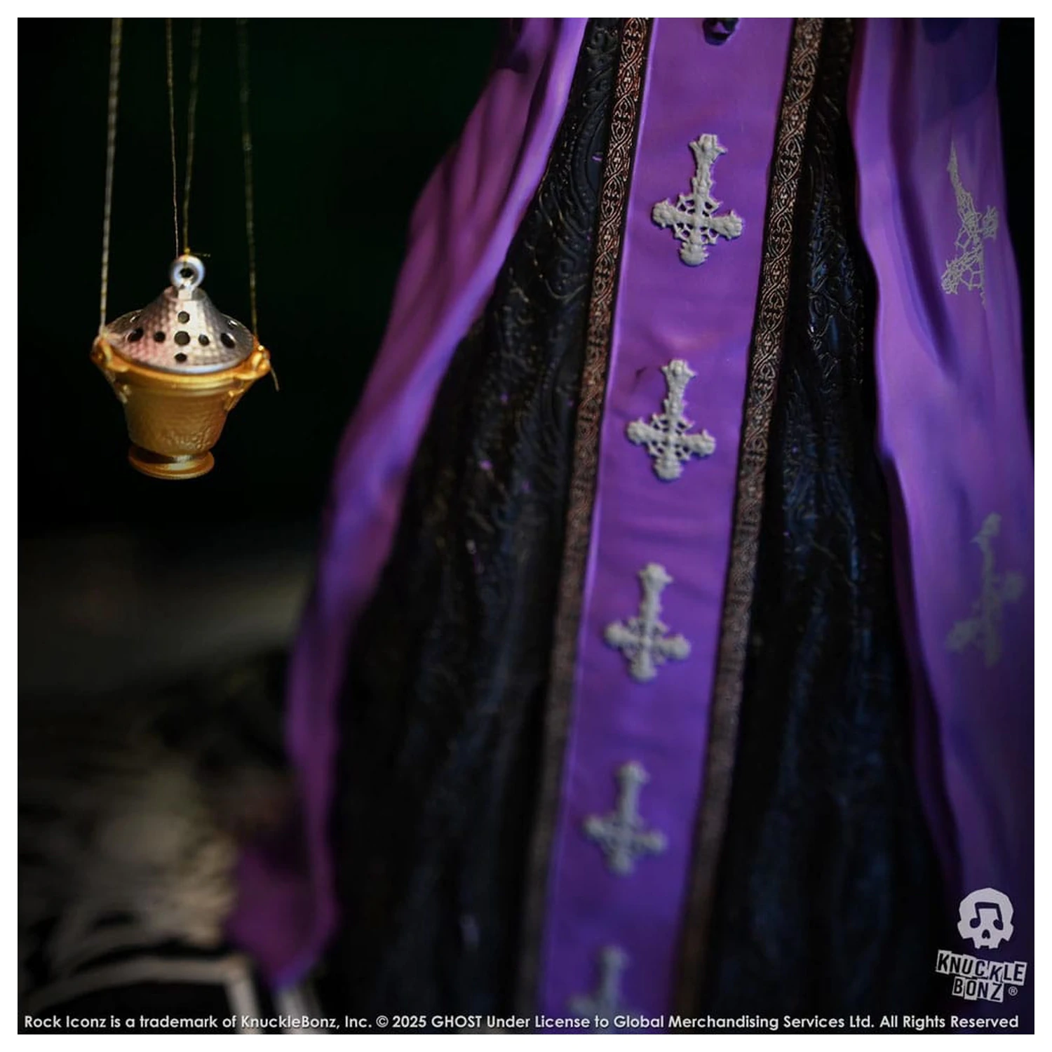 Ghost Rock Iconz Statuie Papa V Perpetua Purple Robes 22 cm poza produsului