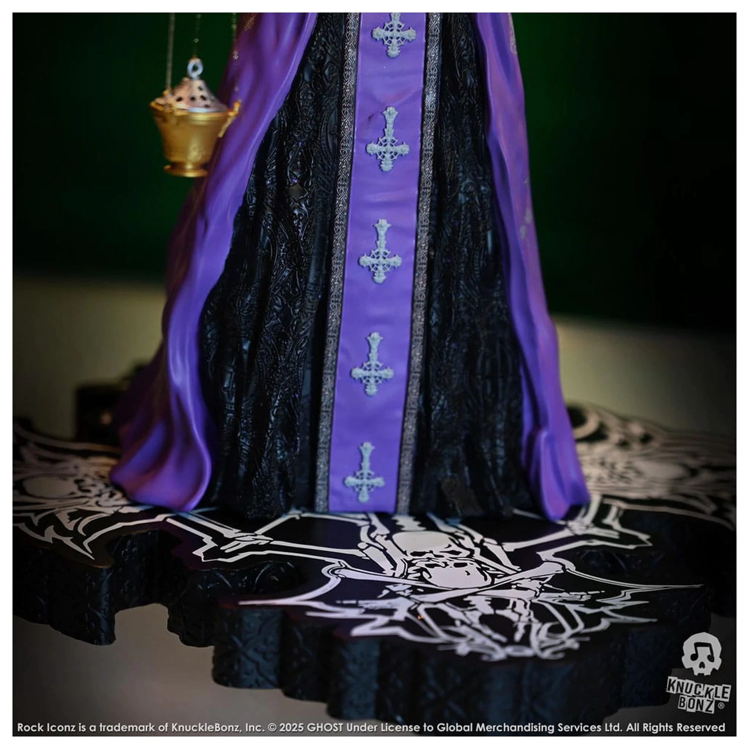 Ghost Rock Iconz Statuie Papa V Perpetua Purple Robes 22 cm poza produsului