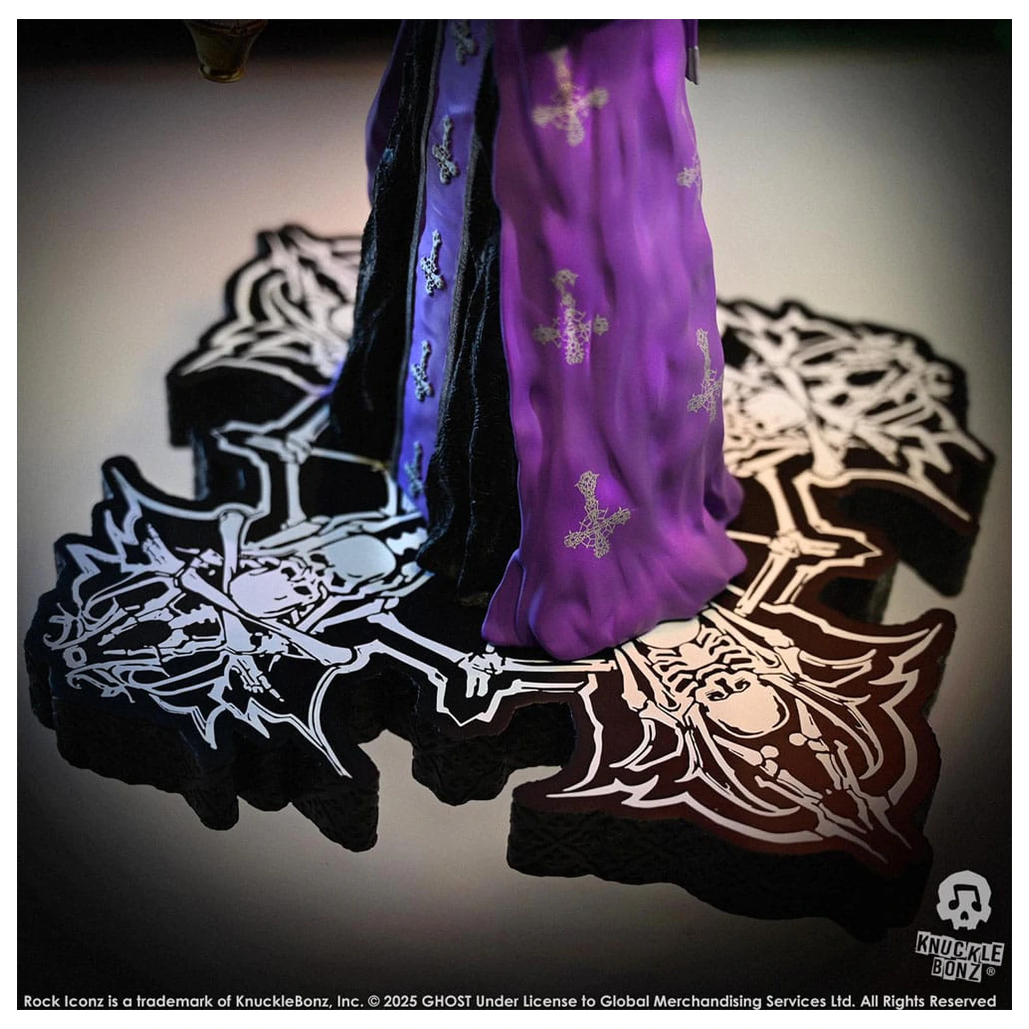 Ghost Rock Iconz Statuie Papa V Perpetua Purple Robes 22 cm poza produsului