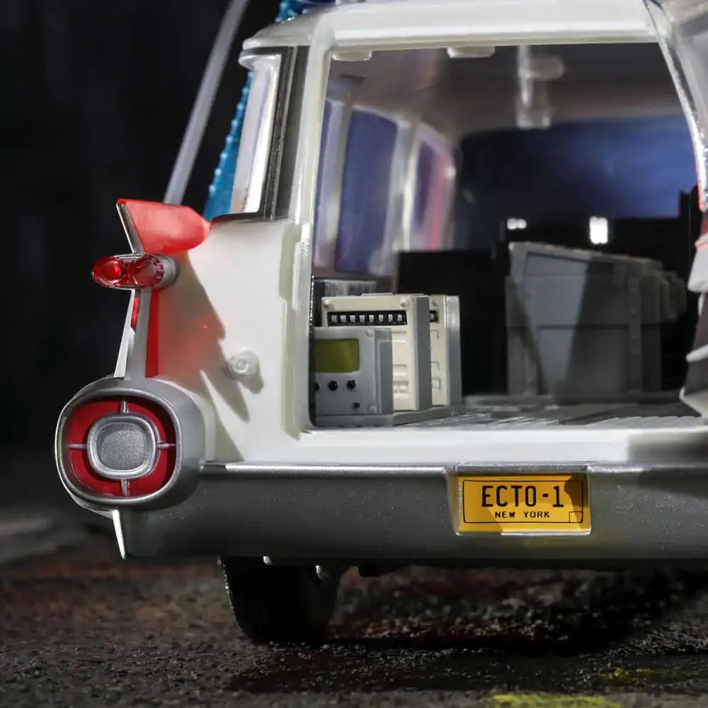 Ghostbusters Plasma Series Vehicul 1/18 Ecto-1 (1984) poza produsului