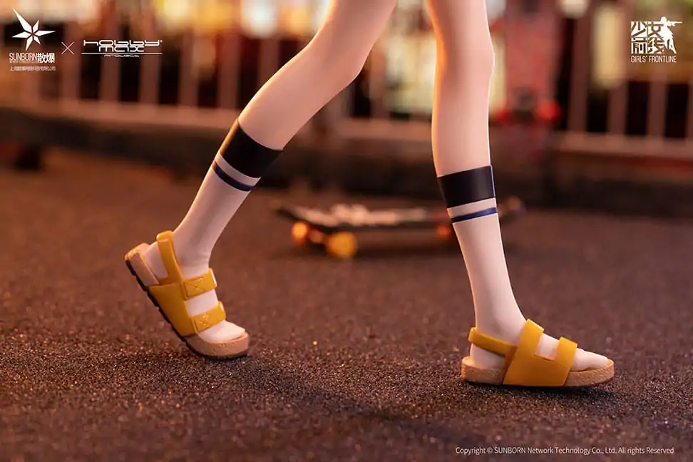 Girls Frontline Statuie PVC 1/7 UMP9 Bee's Knees 24 cm poza produsului