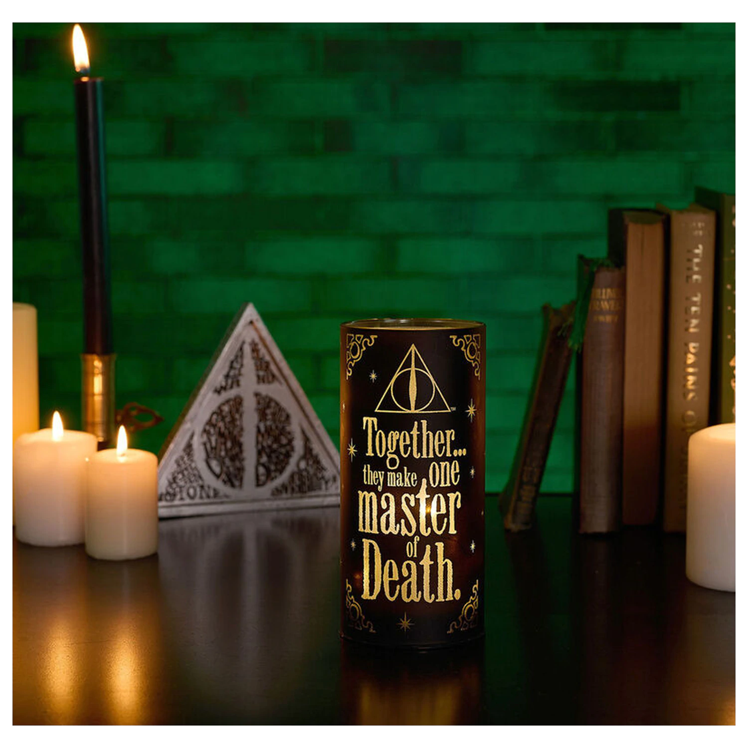 Harry Potter Dark Arts Deathly Hallows tub luminos poza produsului