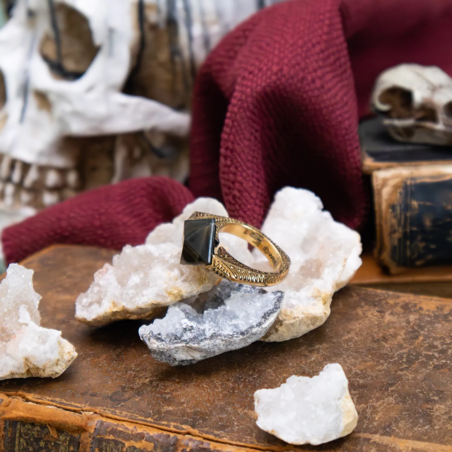 Harry Potter Replica 1/1 Inel Horcrux al lui Lord Voldemort (placat cu aur) poza produsului