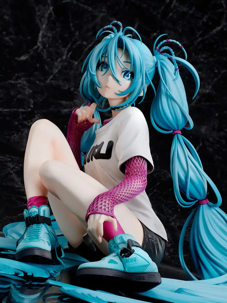 Statuie Hatsune Miku 1/4 Yoneyama Mai The Latest Street Style "Cute" Limited Edition 17 cm poza produsului