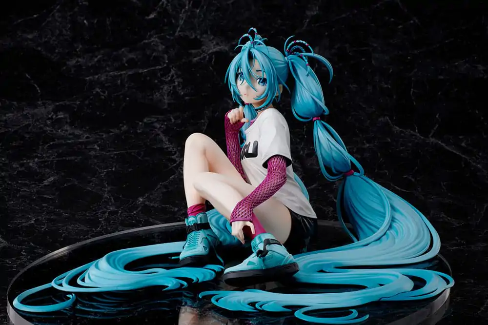 Statuie Hatsune Miku 1/4 Yoneyama Mai The Latest Street Style "Cute" Limited Edition 17 cm poza produsului