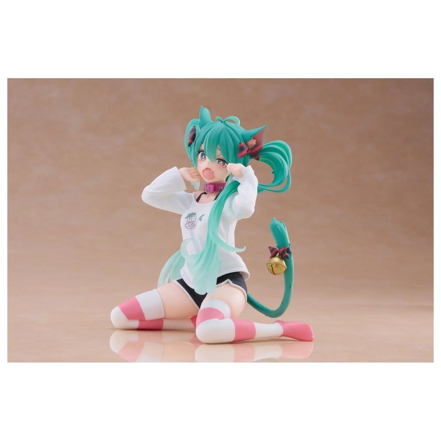Hatsune Miku Statuie PVC Figurina draguta pentru birou Hatsune Miku Cat Ear T-Shirt Ver. 13 cm poza produsului