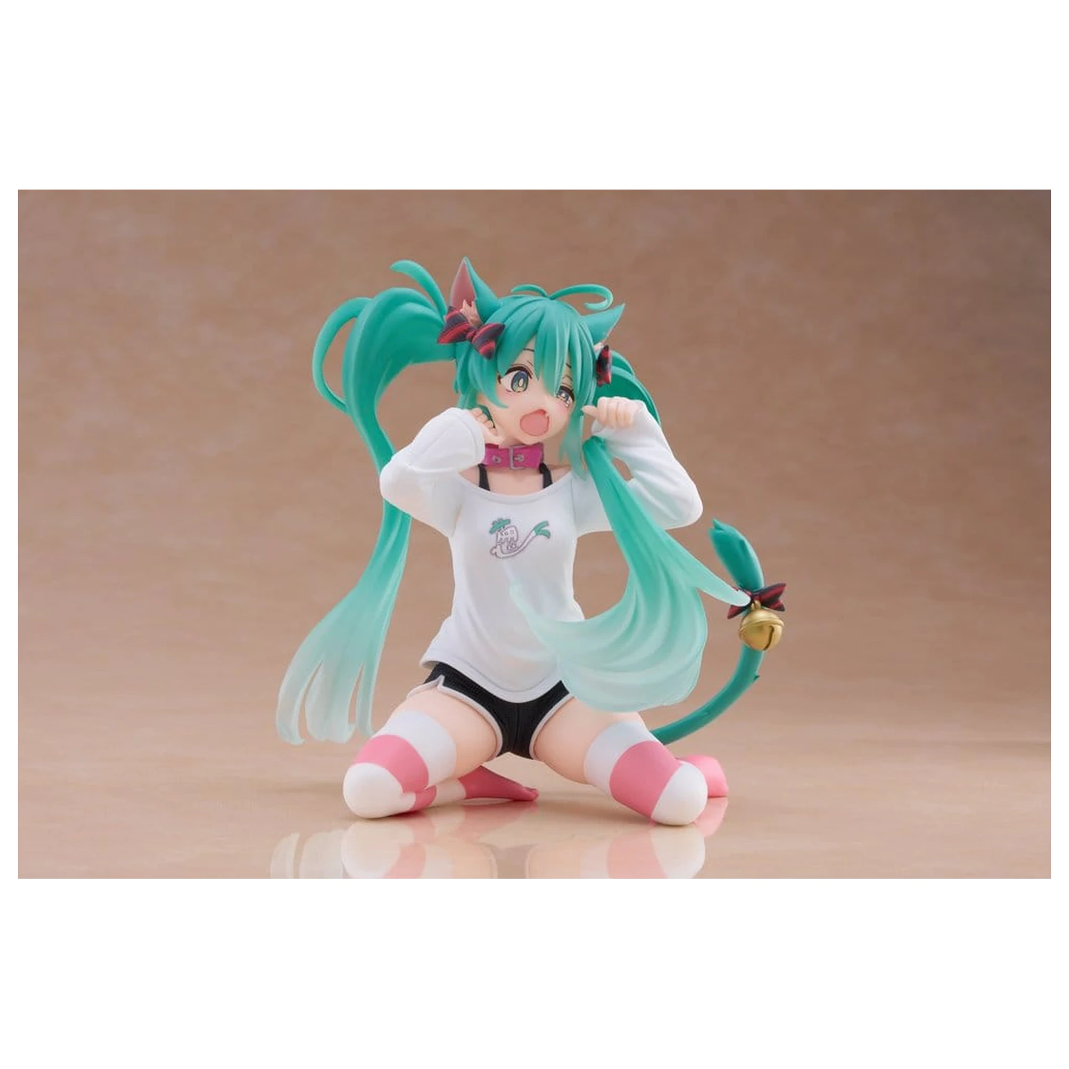 Hatsune Miku Statuie PVC Figurina draguta pentru birou Hatsune Miku Cat Ear T-Shirt Ver. 13 cm poza produsului