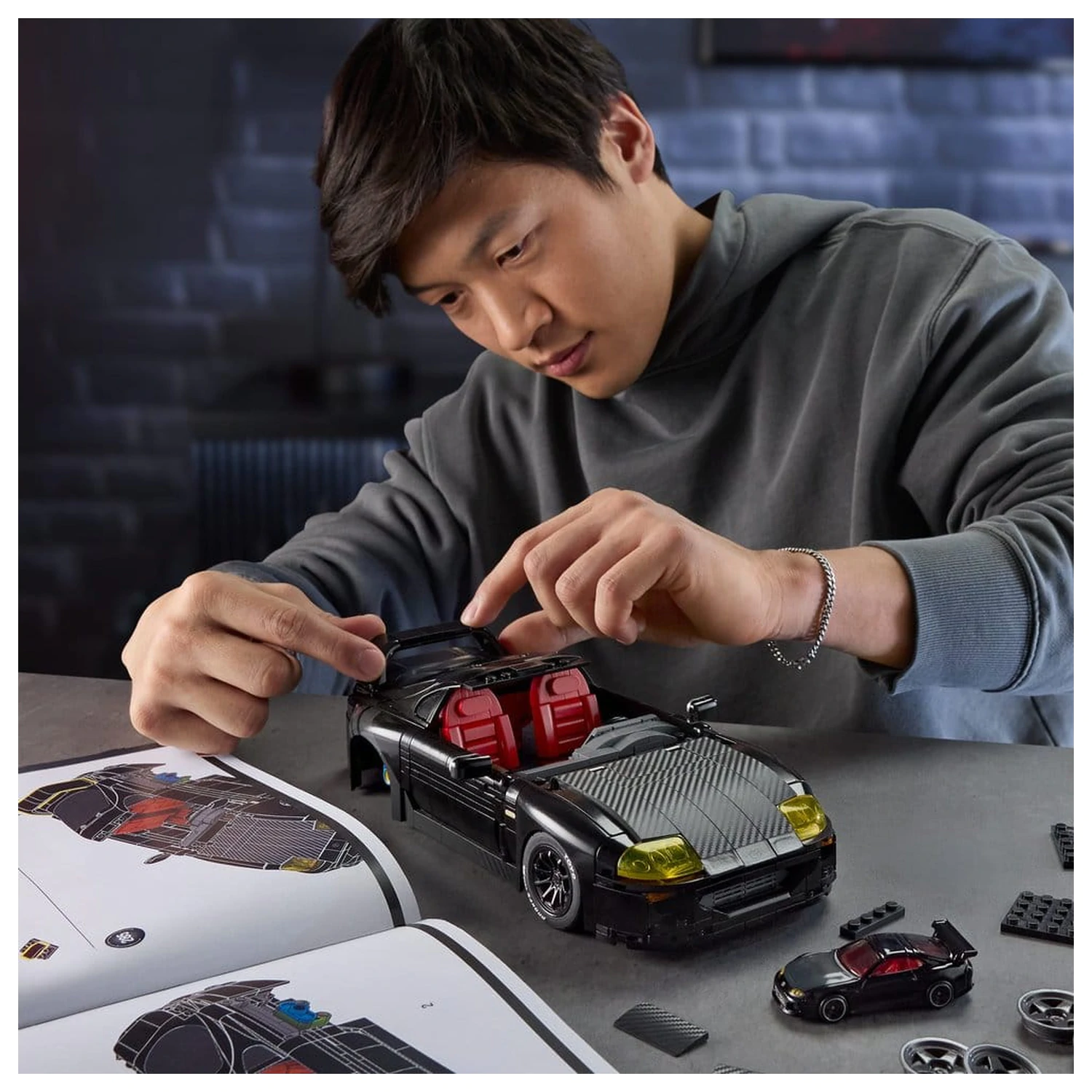 Hot Wheels Elite Mattel Brick Shop Set de constructie 1/16 '94 Toyota Supra MKIV poza produsului