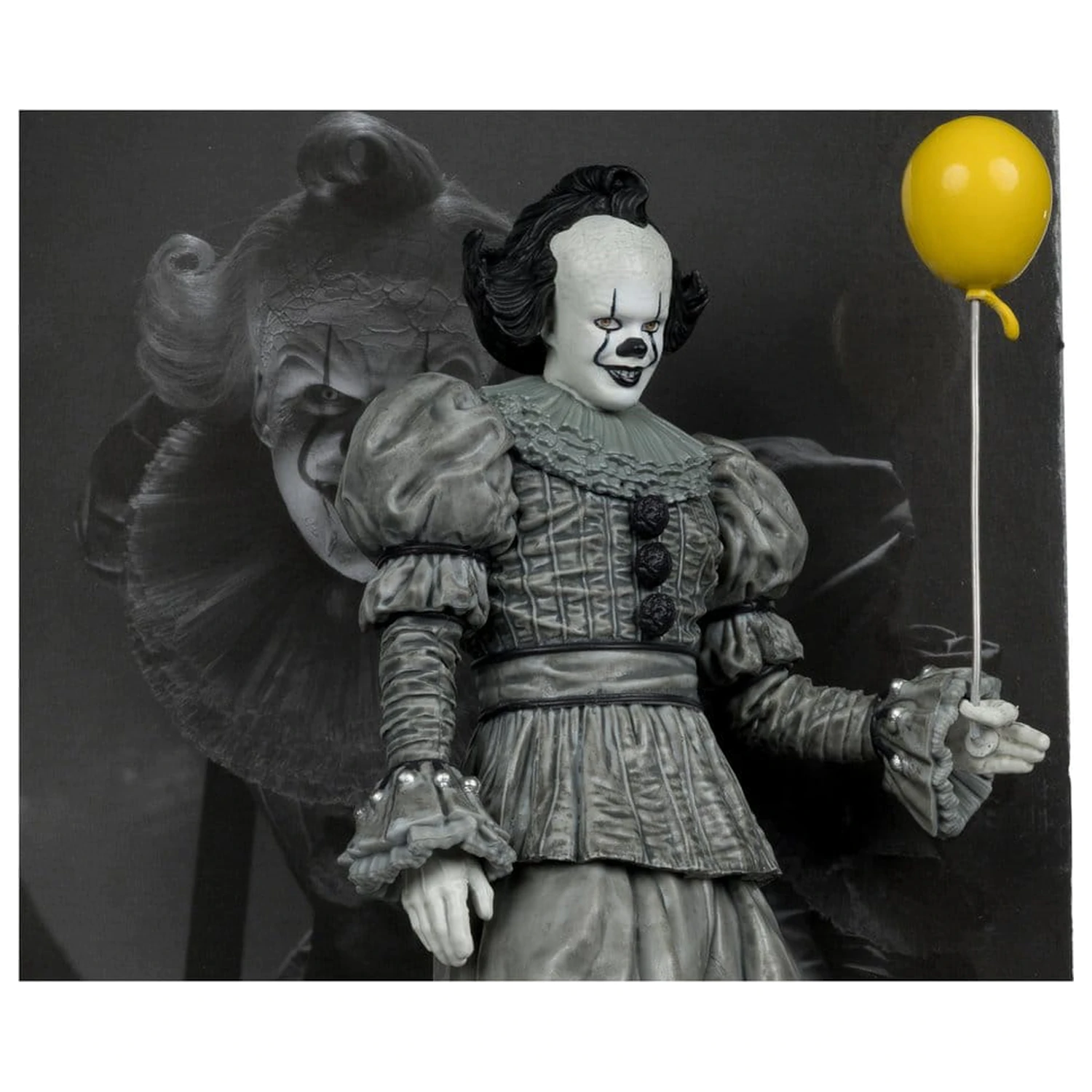It Welcome to Derry Movie Maniacs Figura Pennywise (Black & White) 16 cm poza produsului