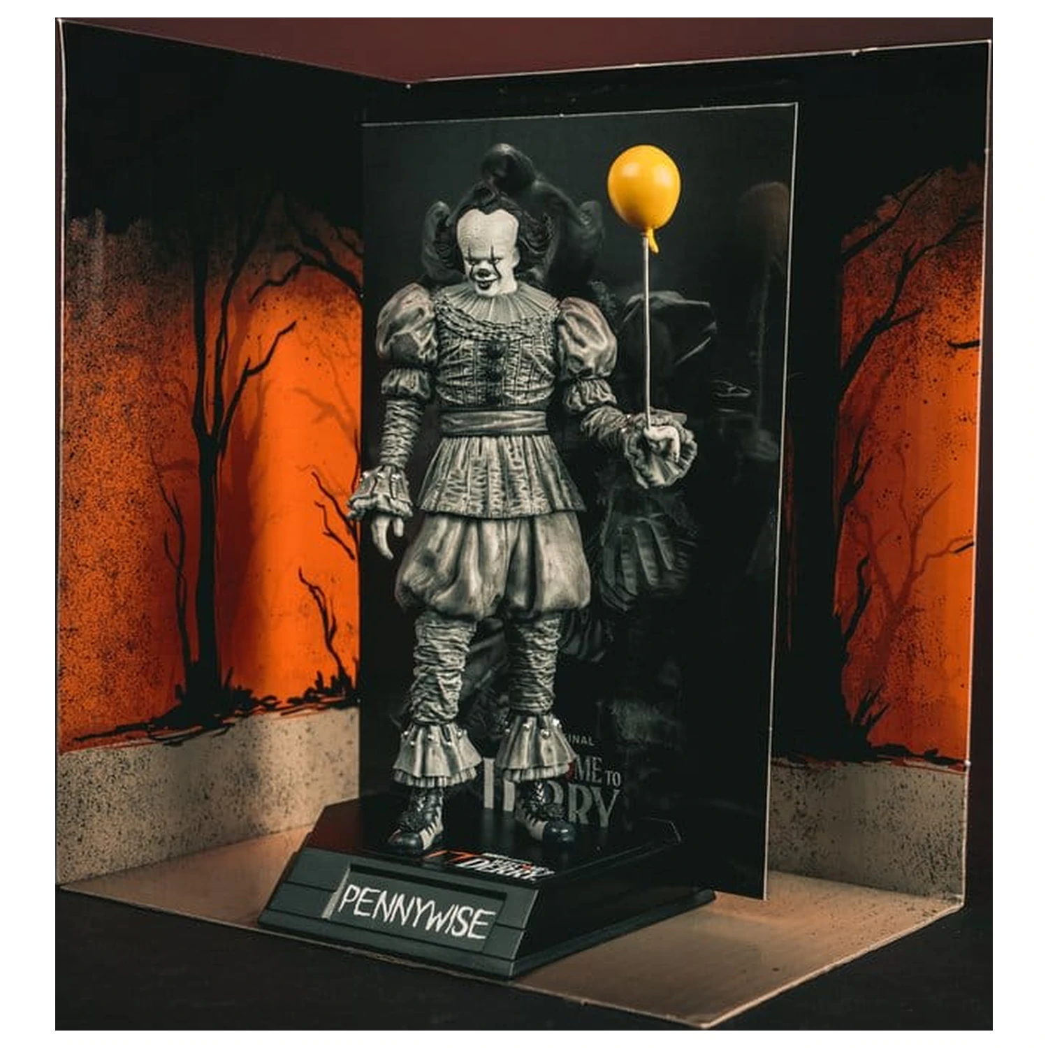 It Welcome to Derry Movie Maniacs Figura Pennywise (Black & White) 16 cm poza produsului