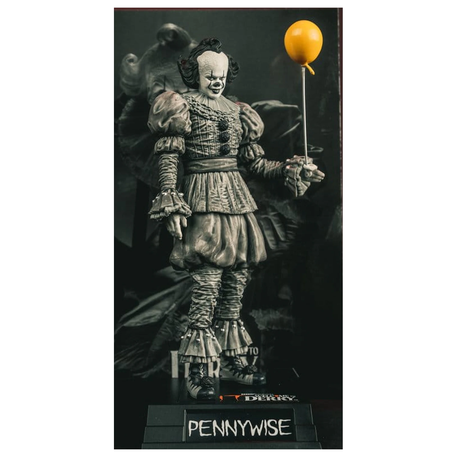 It Welcome to Derry Movie Maniacs Figura Pennywise (Black & White) 16 cm poza produsului