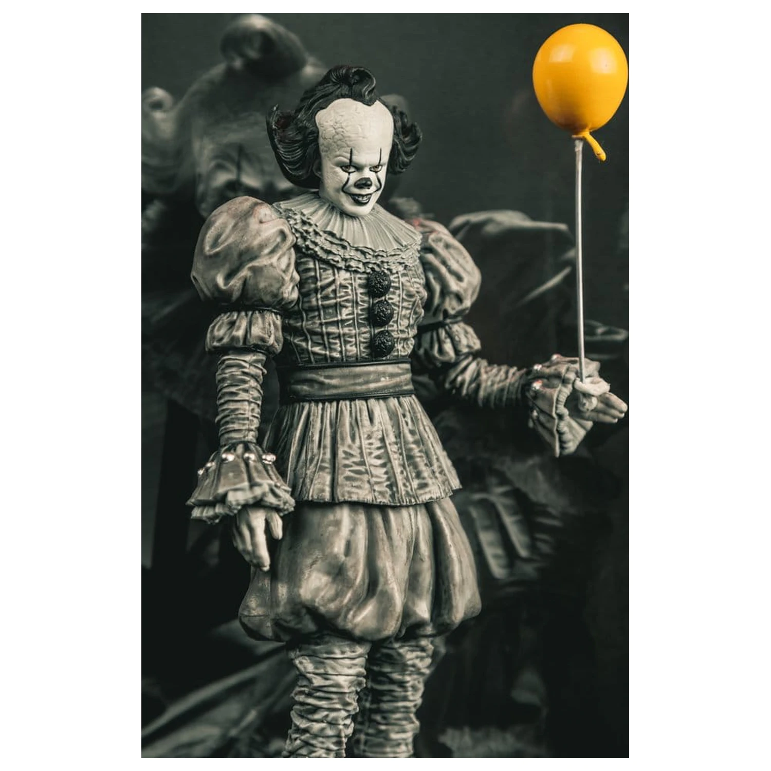 It Welcome to Derry Movie Maniacs Figura Pennywise (Black & White) 16 cm poza produsului