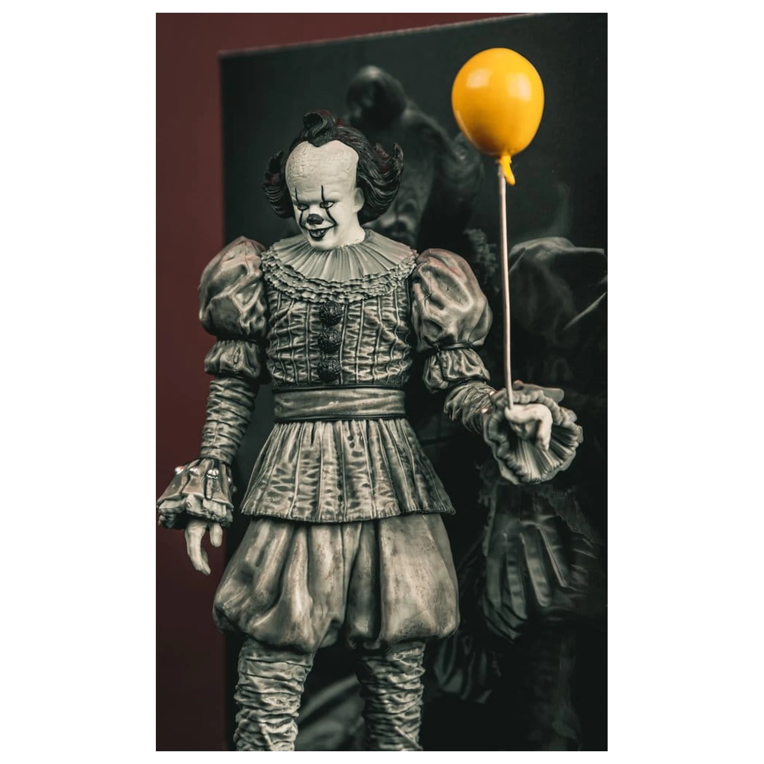 It Welcome to Derry Movie Maniacs Figura Pennywise (Black & White) 16 cm poza produsului