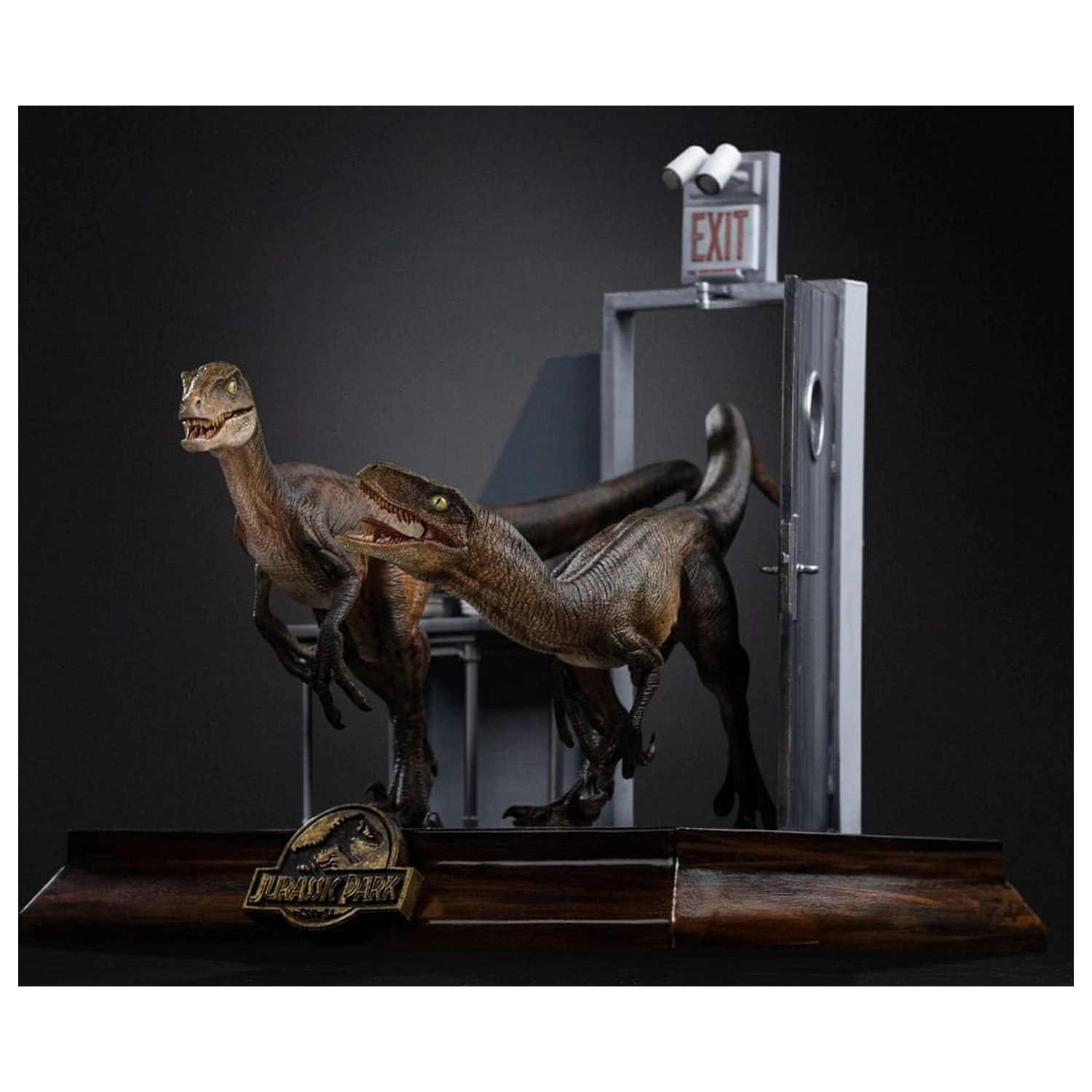 Jurassic Park Art Scale Statuie 1/10 Raptors at the Kitchens Door 28 centimetri poza produsului