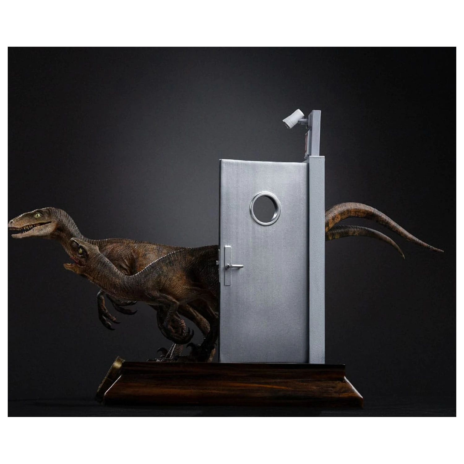Jurassic Park Art Scale Statuie 1/10 Raptors at the Kitchens Door 28 centimetri poza produsului