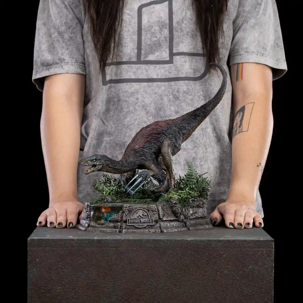 Jurassic World: Dominion Demi Art Scale Statuie 1/20 Therizinosaurus 29 cm poza produsului