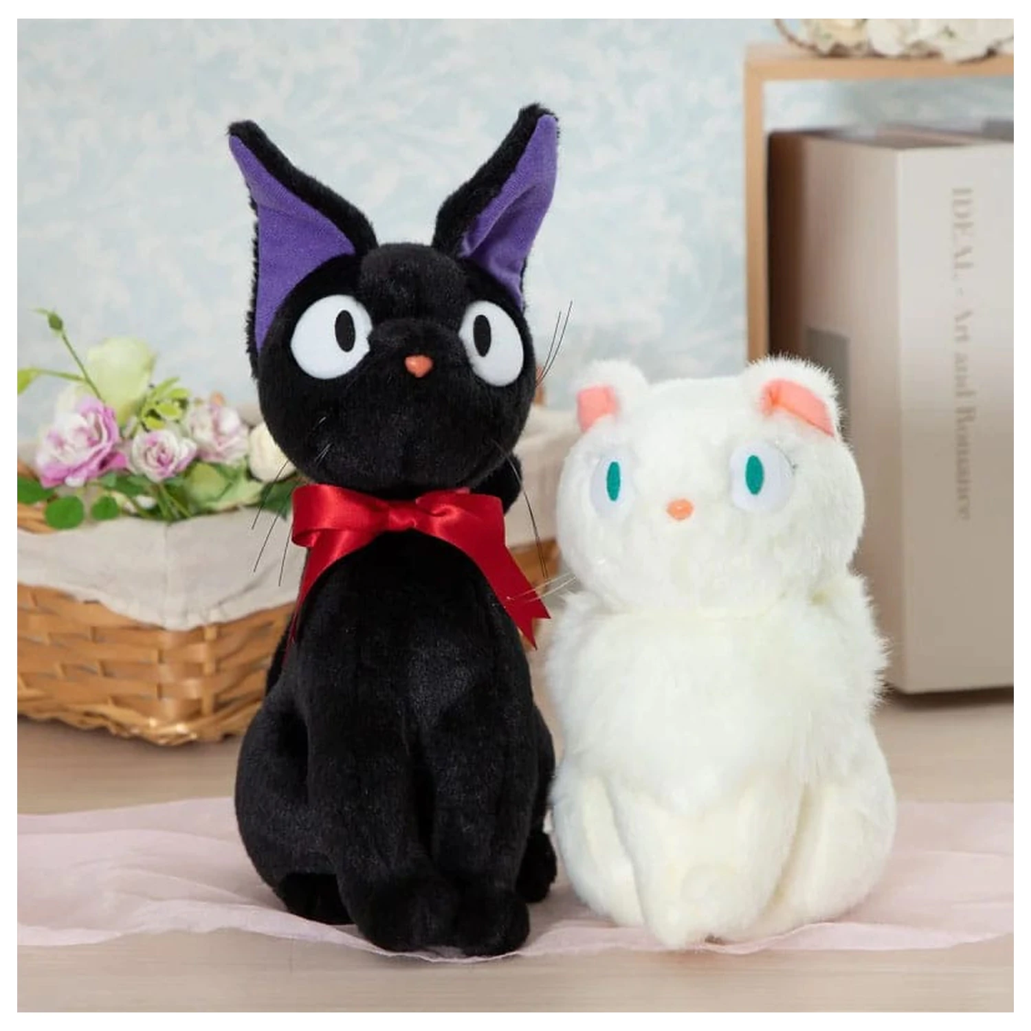 Kiki's Delivery Service Figurina de pluș Jiji Șezând M 32 cm poza produsului