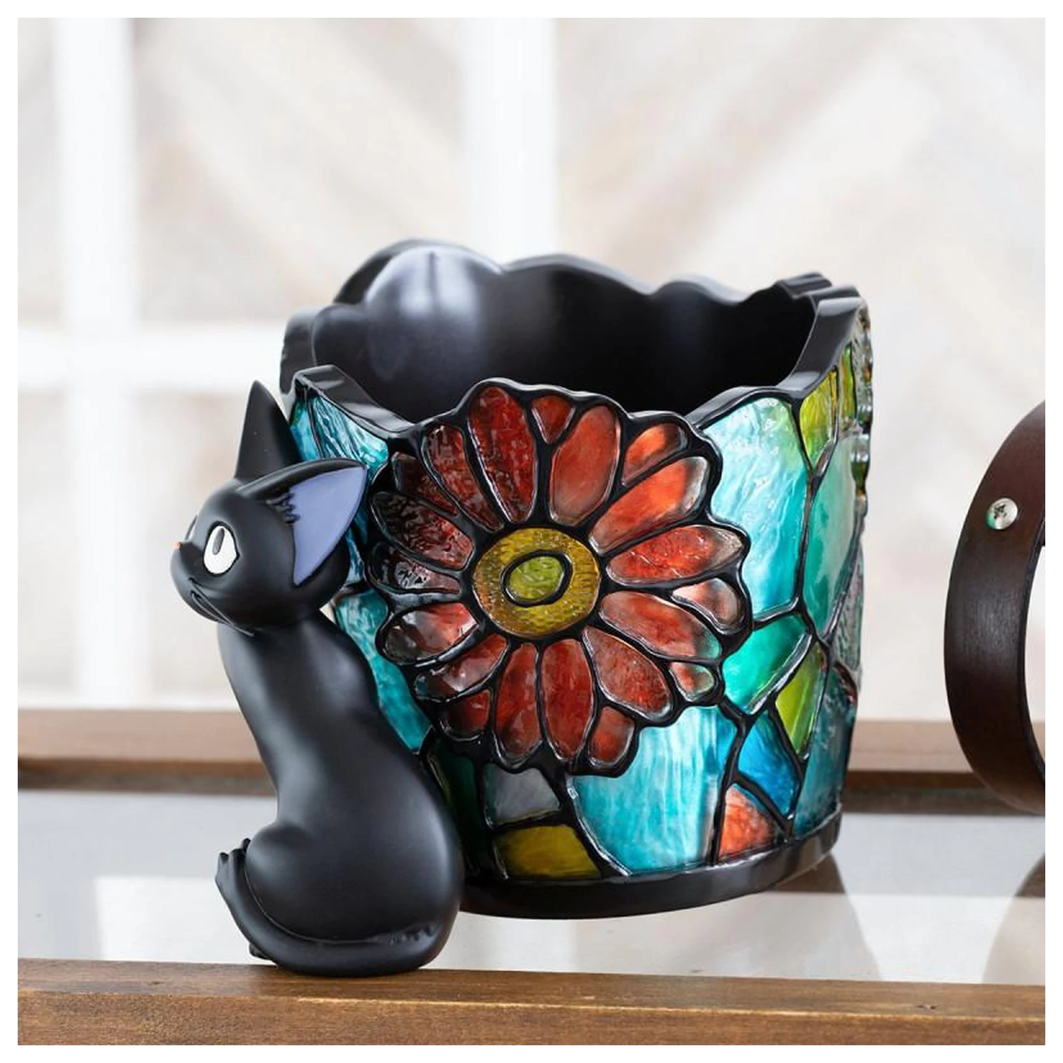 Kiki's Delivery Service Jiji Stained Glass Jardiniera Diorama 18.5 cm poza produsului