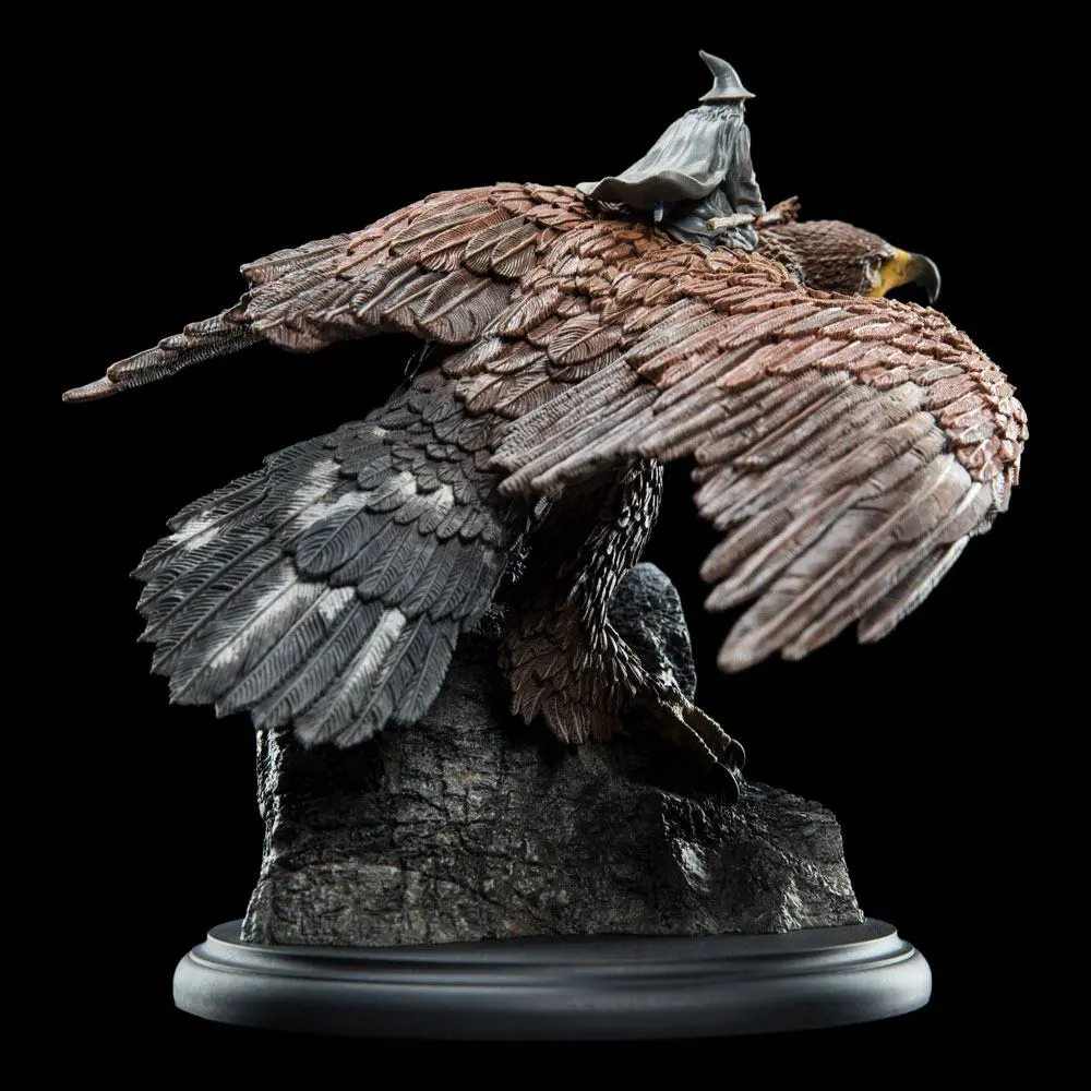 Statuie Lord of the Rings Gandalf on Gwaihir 15 cm poza produsului
