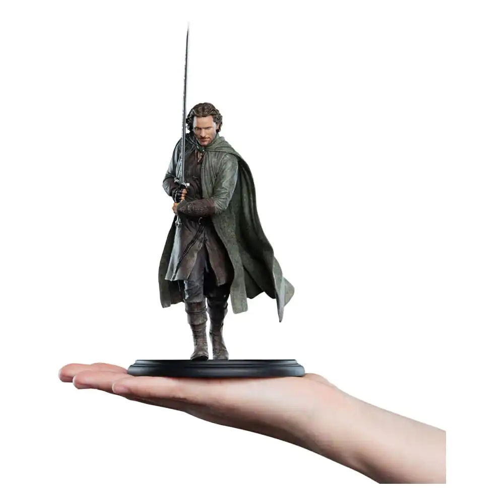 Lord of the Rings Statuie Mini Aragorn 20 cm poza produsului