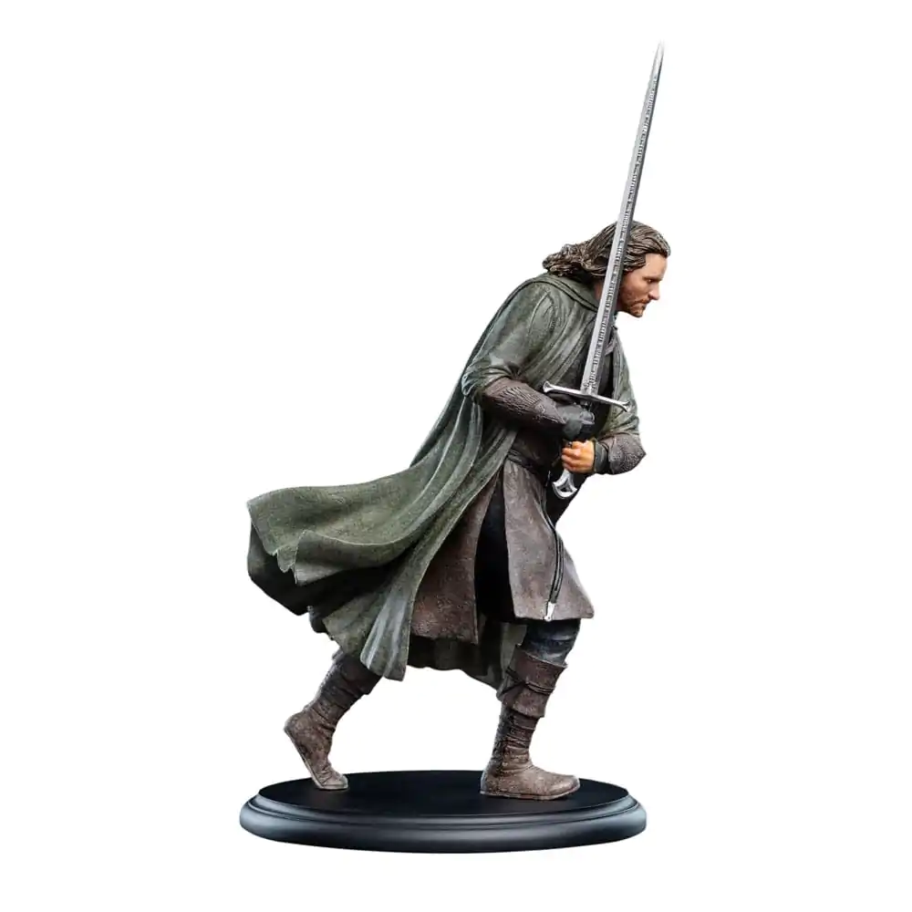 Lord of the Rings Statuie Mini Aragorn 20 cm poza produsului