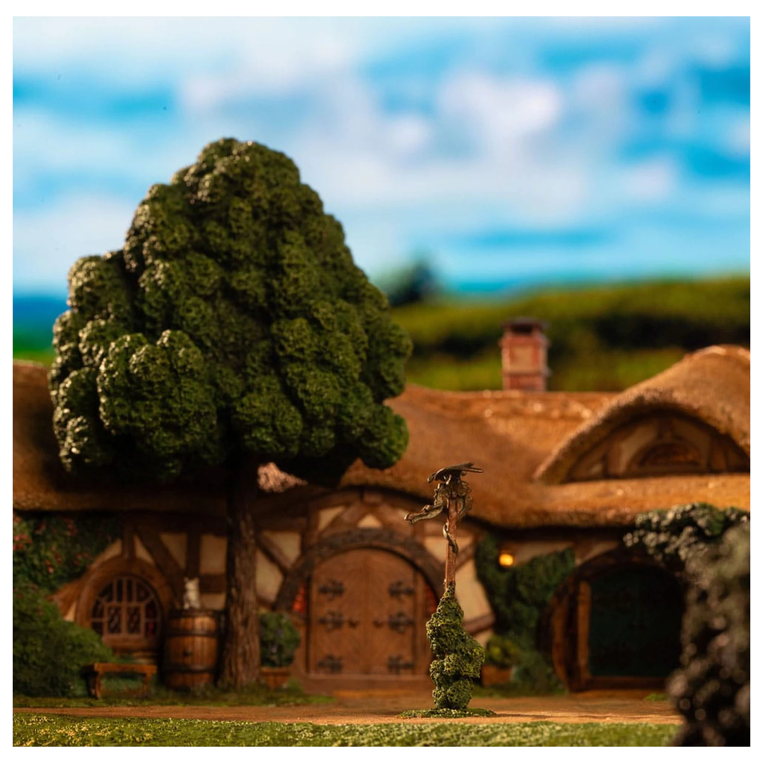 Lord of the Rings Statuie The Green Dragon Inn poza produsului