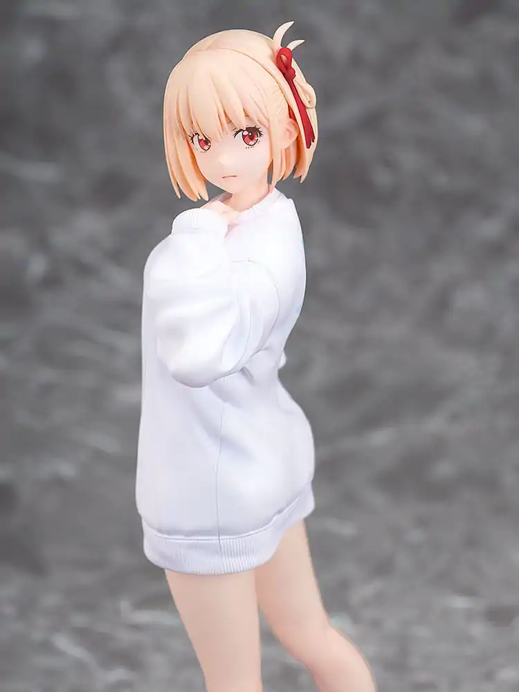 Lycoris Recoil Statuie PVC 1/7 Chisato Nishikigi: Oversized Sweatshirt Ver. 25 cm poza produsului