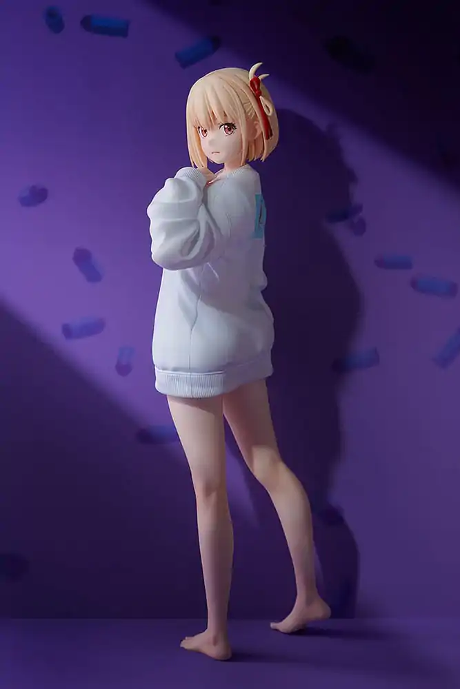 Lycoris Recoil Statuie PVC 1/7 Chisato Nishikigi: Oversized Sweatshirt Ver. 25 cm poza produsului