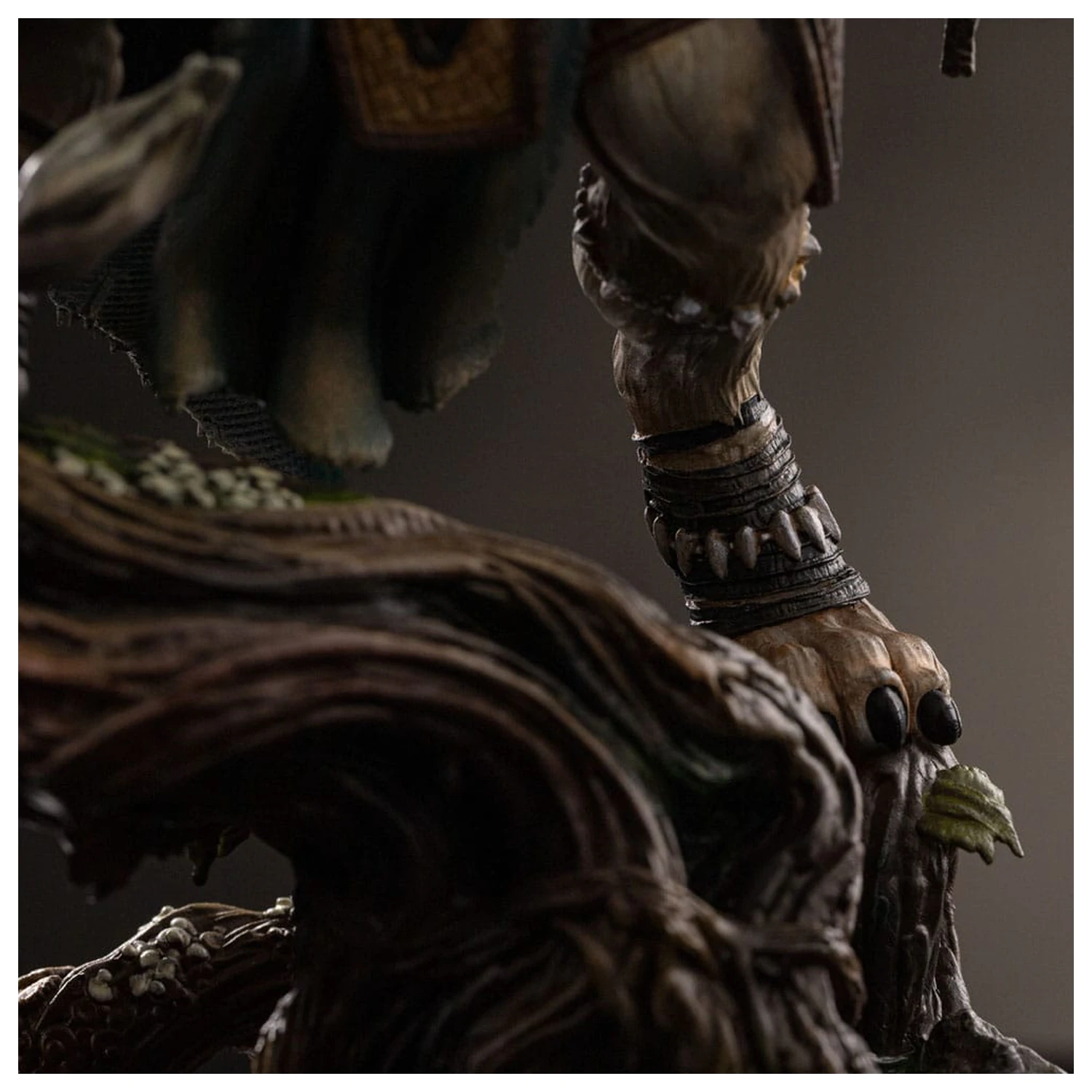 Magic The Gathering Art Scale Statuie 1/10 Ajani Goldmane 26 cm poza produsului