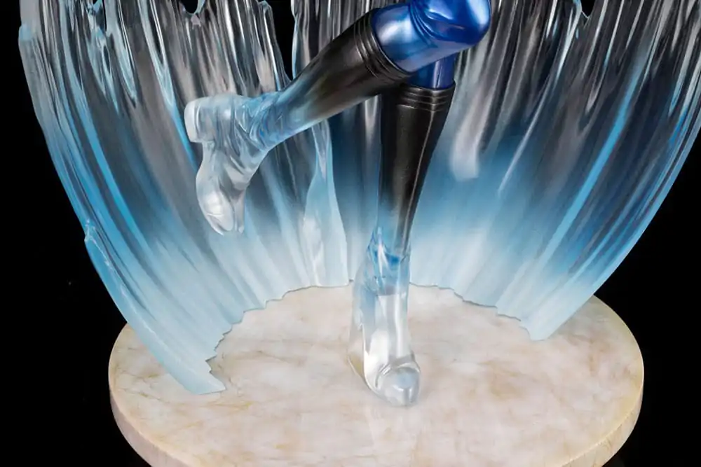 Marvel Bishoujo Statuie PVC 1/7 Invisible Woman Ultimate 31 cm poza produsului