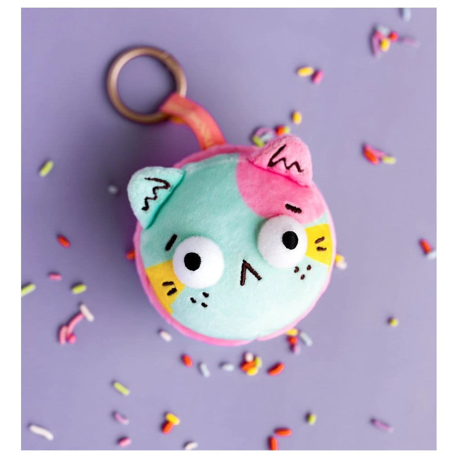 Meowcaron Plush Bag Charm Scared 7 cm poza produsului