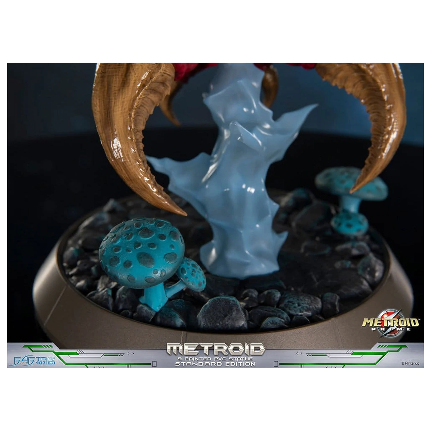 Metroid Prime figurina PVC Metroid (Standard) (Glow in the Dark) 21 cm poza produsului