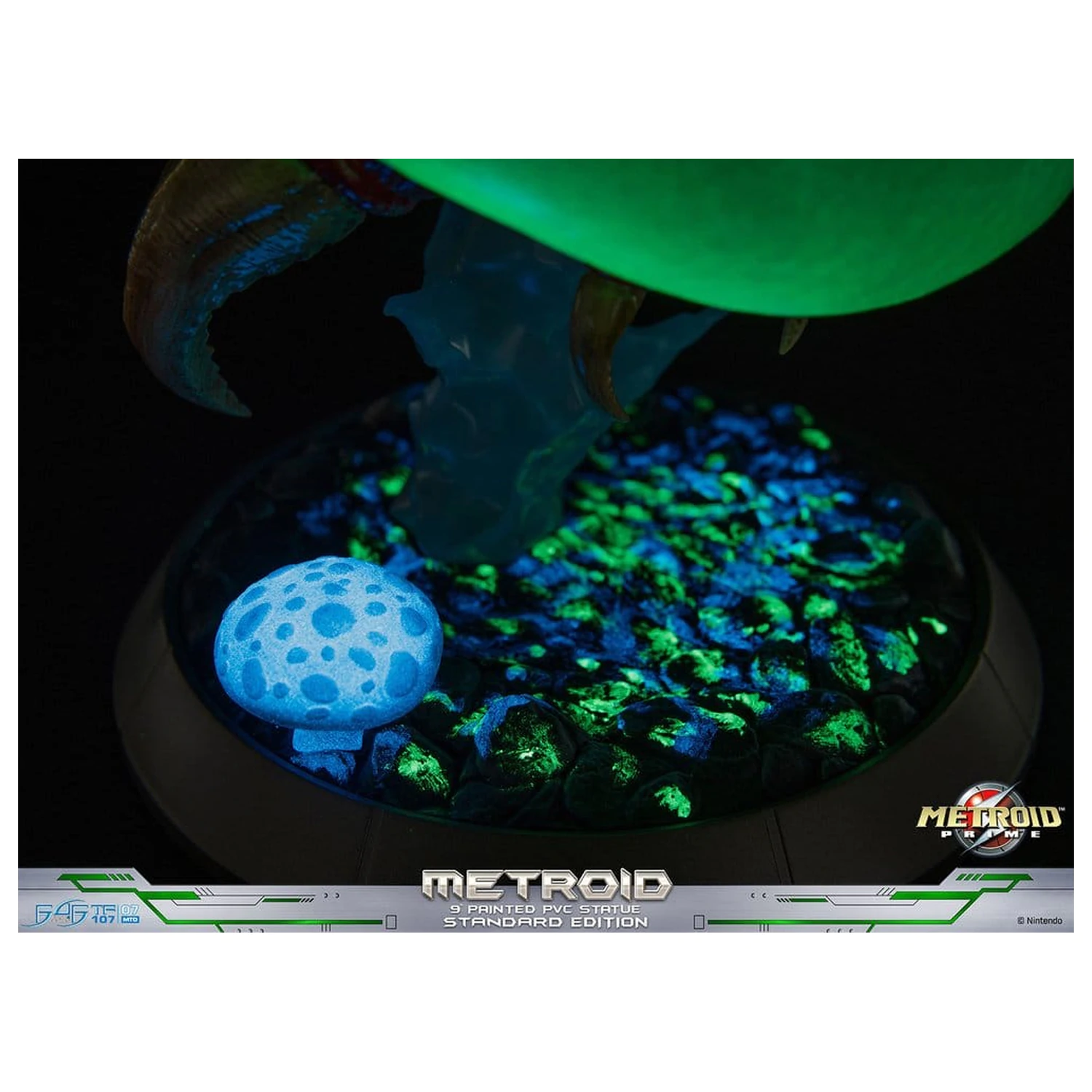 Metroid Prime figurina PVC Metroid (Standard) (Glow in the Dark) 21 cm poza produsului