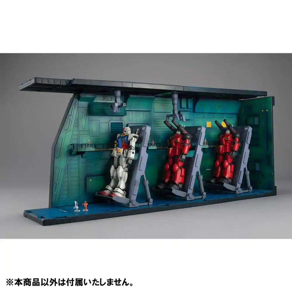 Serie Model Realistic: Costum Mobil Gundam (1/144 Serie HG) Platformă de Catapultă White Base EDIȚIE ANIME poza produsului