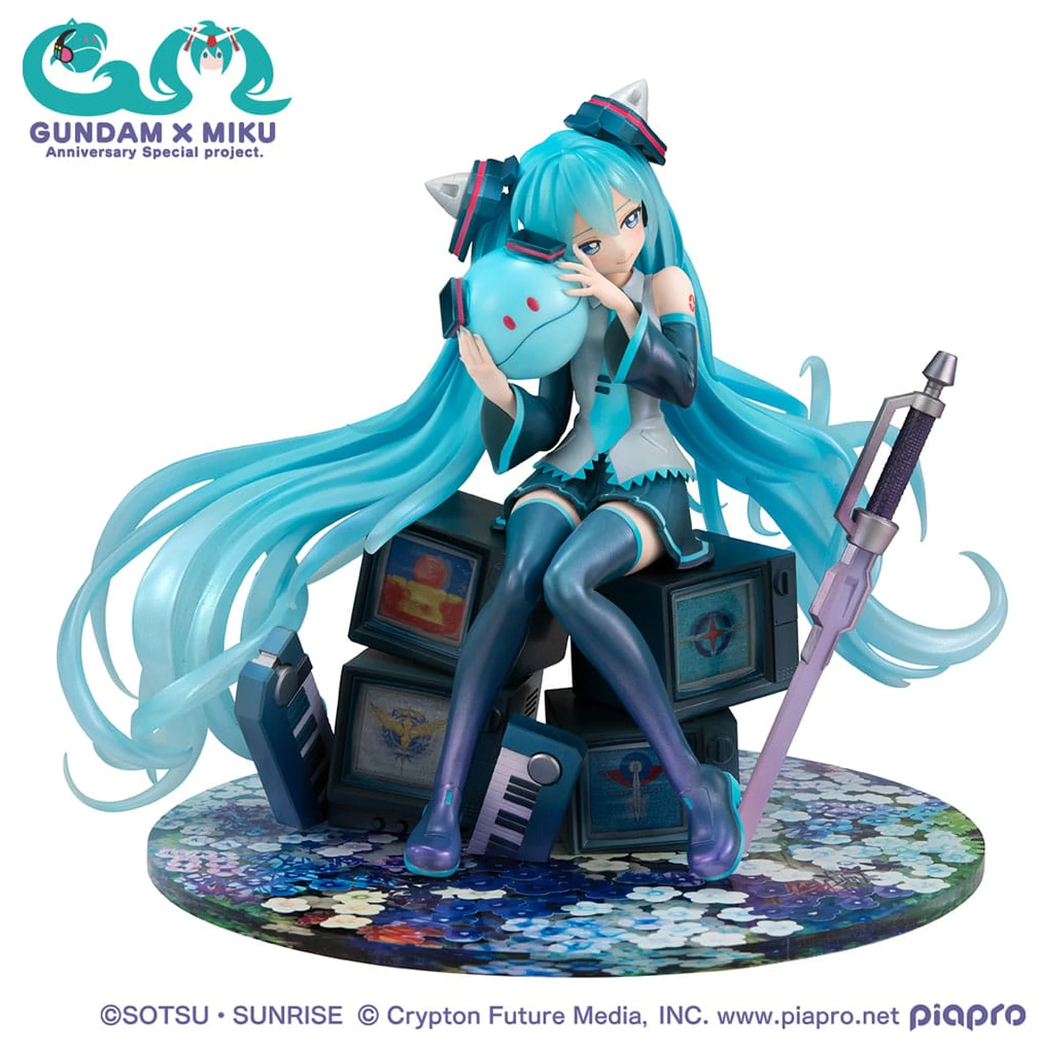 Mobile Suit Gundam x Hatsune Miku Lucrea PVC Statuie Hatsune Miku x OO Gundam 45th Anniversary 17 cm poza produsului