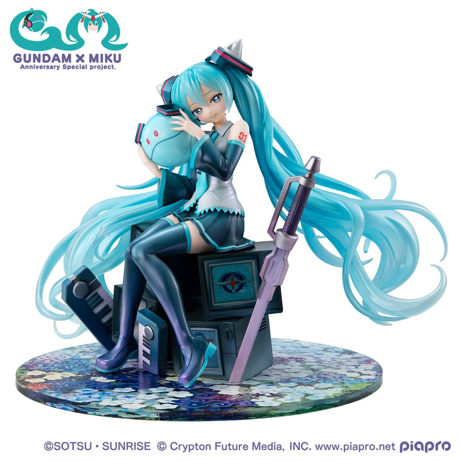 Mobile Suit Gundam x Hatsune Miku Lucrea PVC Statuie Hatsune Miku x OO Gundam 45th Anniversary 17 cm poza produsului